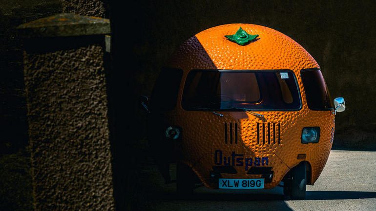 На базе Mini Countryman построили «апельсин на колёсах»