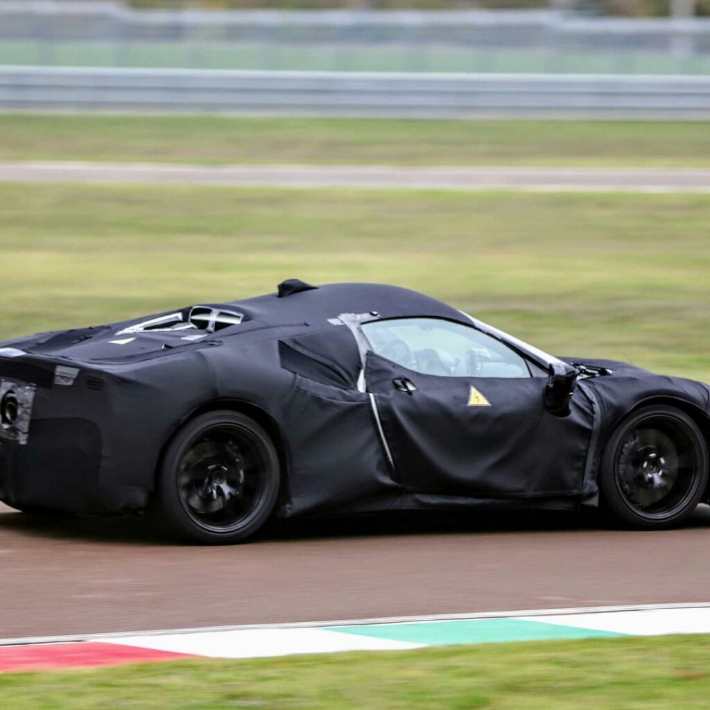 Новый гибридный суперкар от Ferrari будет похож на космолет