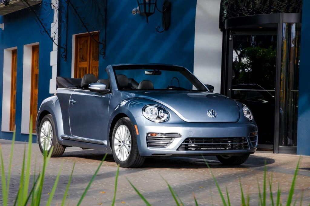 Volkswagen представил финальную версию легендарной модели Beetle