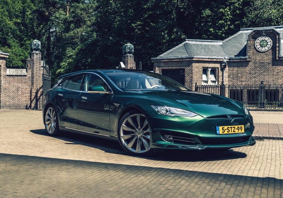 Голландцы из RemetzCar сделали универсал на базе Tesla Model S