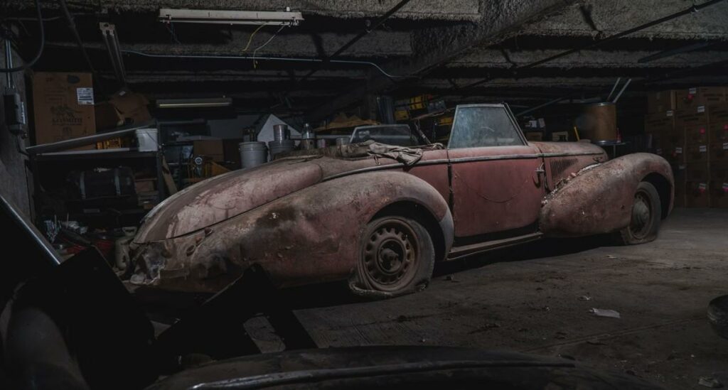 В Нью-Йорке обнаружили три заброшенные машины полувековой давности