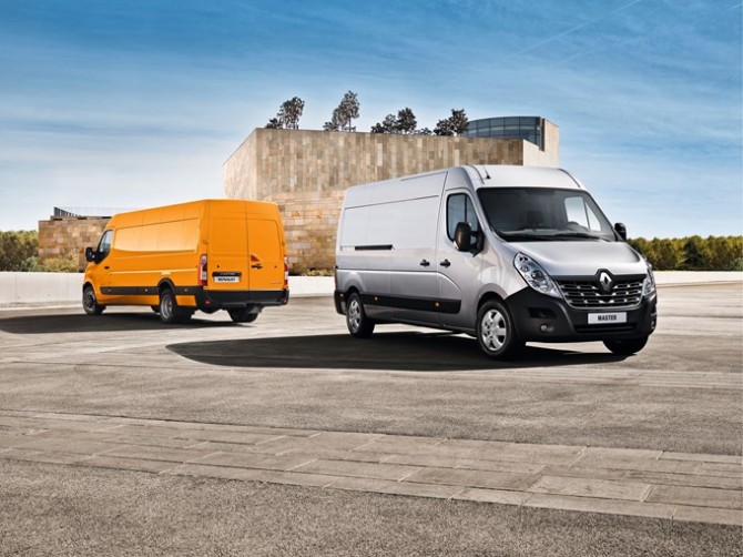 Renault представил новые версии фургонов Renault Master для России