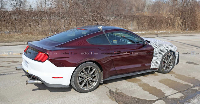 Появились снимки с испытаний гибридного Ford Mustang