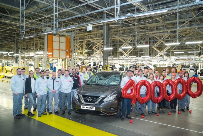 Завод в Санкт-Петербурге выпустил 400-тысячный автомобиль Nissan