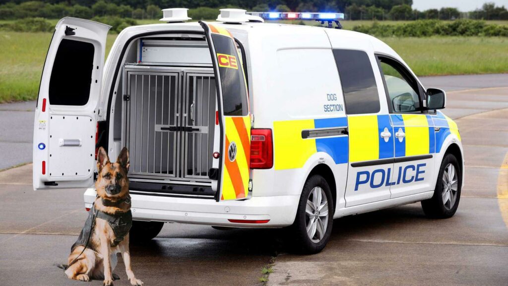 Volkswagen выпустил новые фургоны для полицейских