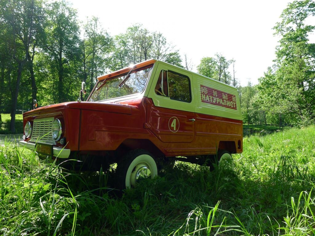 В Петербурге продают 50-летний фургон ЛуАЗ "Волынь" за 3 млн рублей