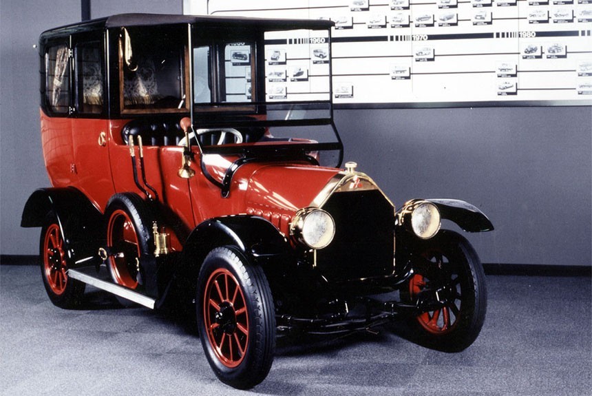 Первый автомобиль Mitsubishi Model A 1917 года получил гибридную версию