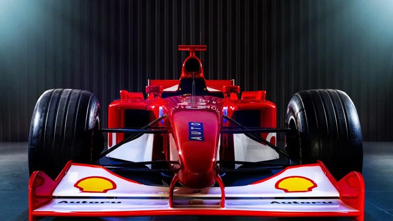 Болид «Формулы-1» за 10 млн рублей‍ выставили на продажу в Москве