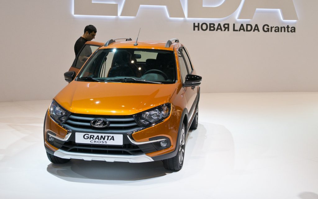 АвтоВАЗ планирует выпустить на рынок новинку Lada Granta SW Cross