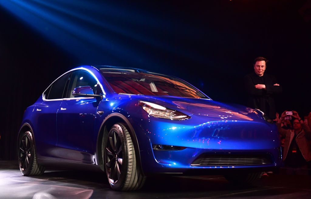 Объявлены сроки старта производства нового Tesla Model Y