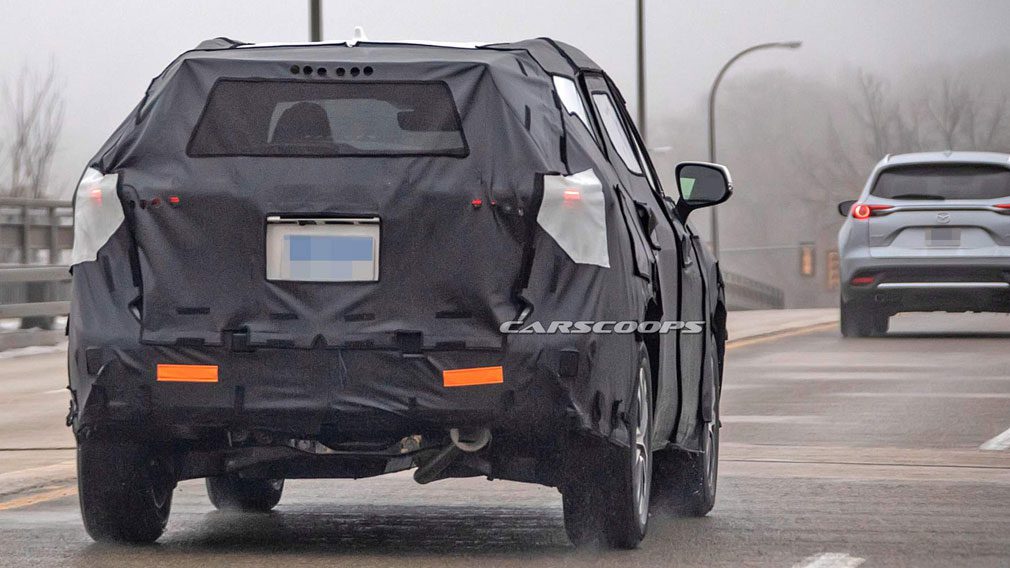 На дорожных тестах заметили новый кроссовер Toyota Highlander