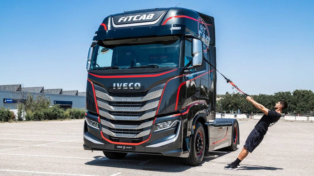 Iveco разработала грузовик с тренажёрным залом в кабине
