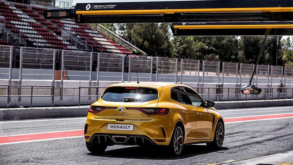 Renault презентовала 300-сильную версию хэтчбека Megane RS Trophy