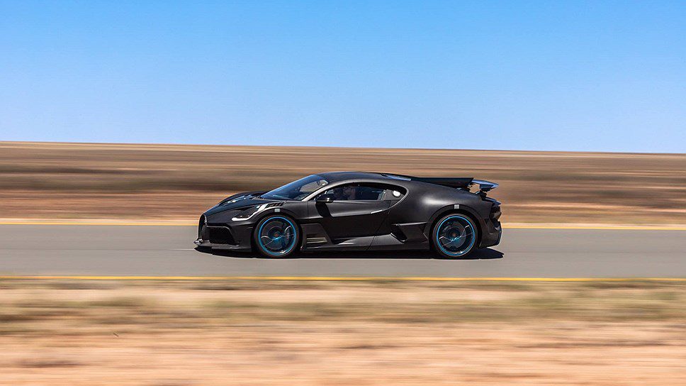 Гиперкару Bugatti Divo провели экстремальные испытания в пустыне