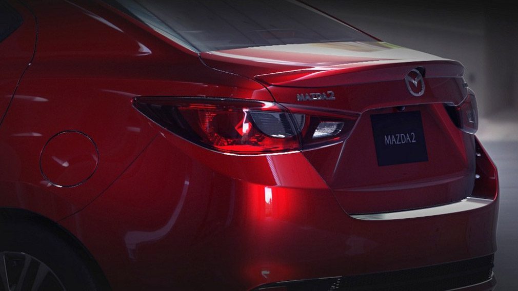 Компания Mazda представила обновленный седан Mazda 2