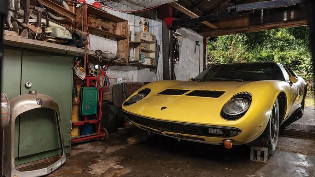 Почти новый Lamborghini Miura 1969 года будет продан на аукционе