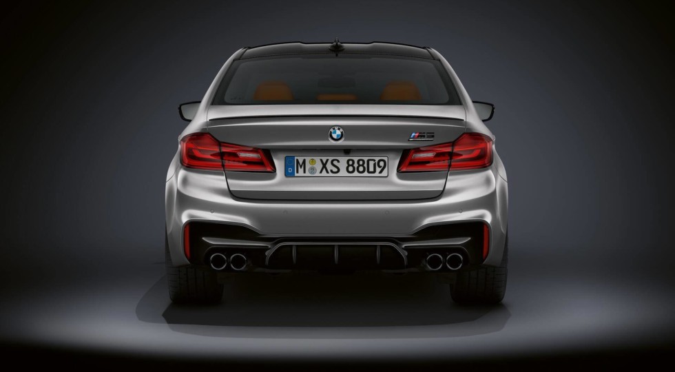 BMW официально представила «заряженный» седан BMW M5 Competition