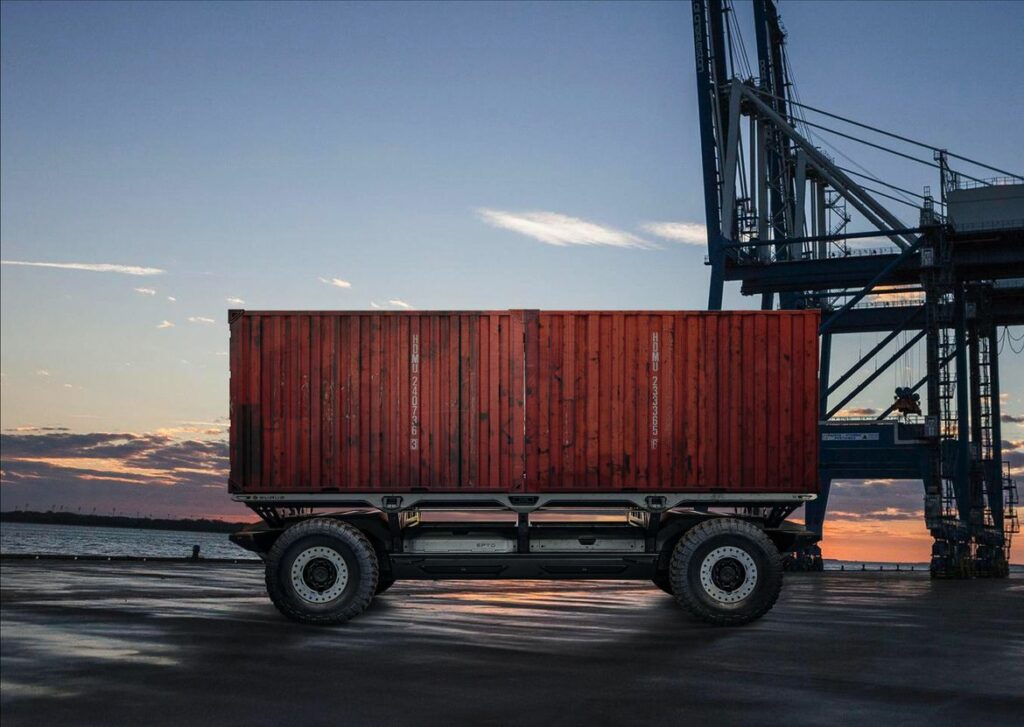 Компания GM показала автономное грузовое шасси на топливных ячейках