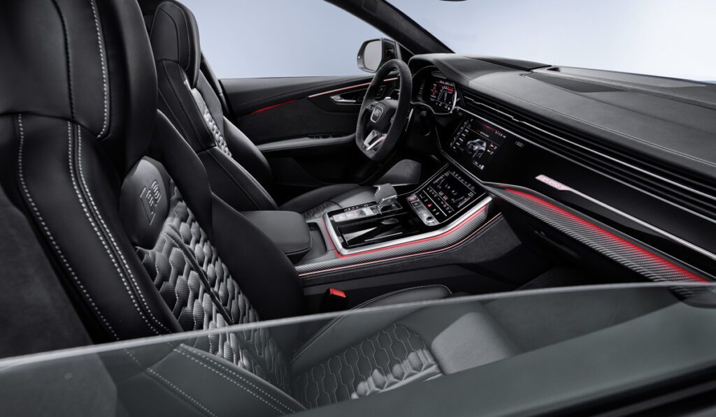 Audi представила «заряженный» кроссовер Audi RS Q8