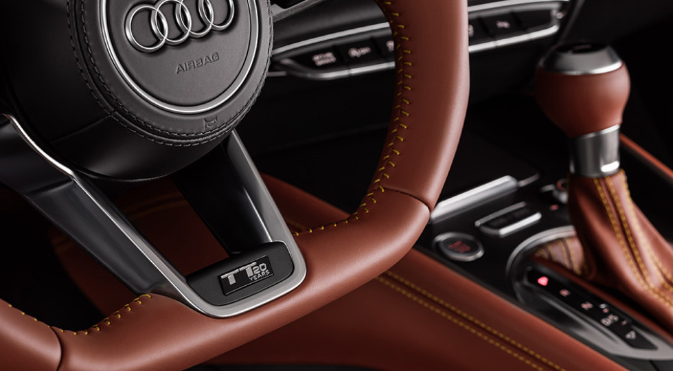 Audi TT получила обновление и лимитированную версию Audi TT 20 years