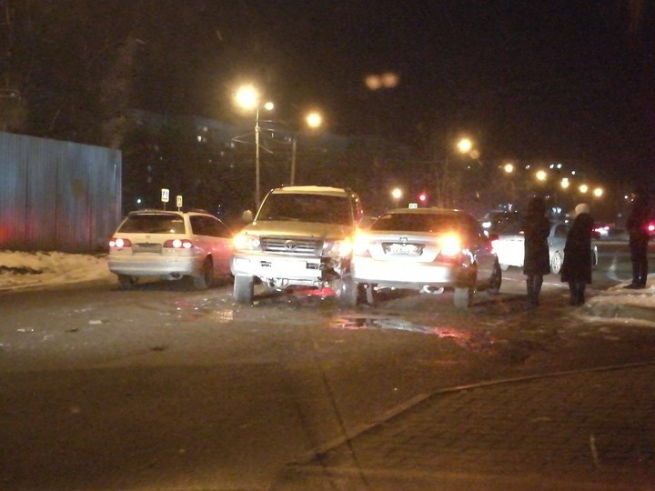 Пьяный водитель внедорожника Toyota спровоцировал ДТП в Барнауле