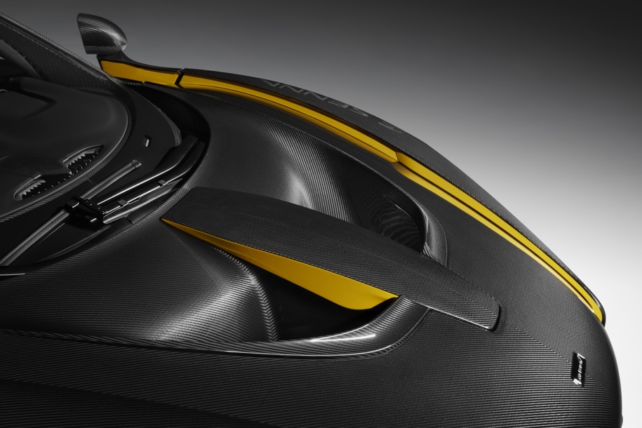 Компания McLaren представила очень карбоновый вариант гиперкара Senna