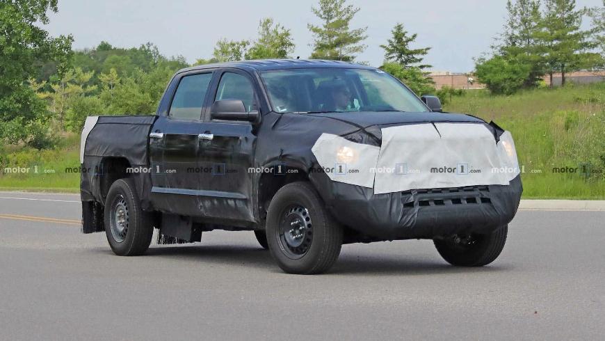 Toyota вывела на тесты гибридную модификацию пикапа Tundra