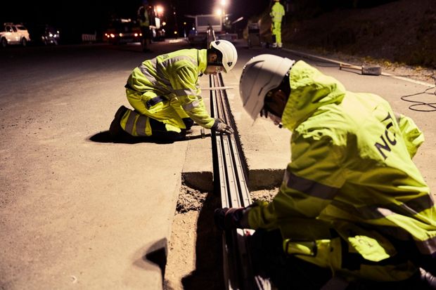 В Швеции построили дорогу с возможностью подзарядки электромобилей