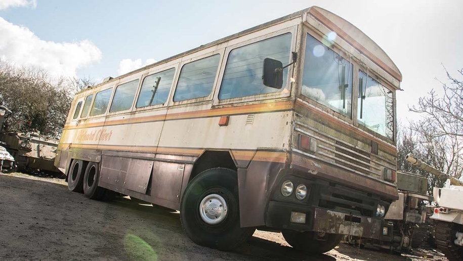 На продажу выставили бронированный 36-местный автобус Маргарет Тэчер