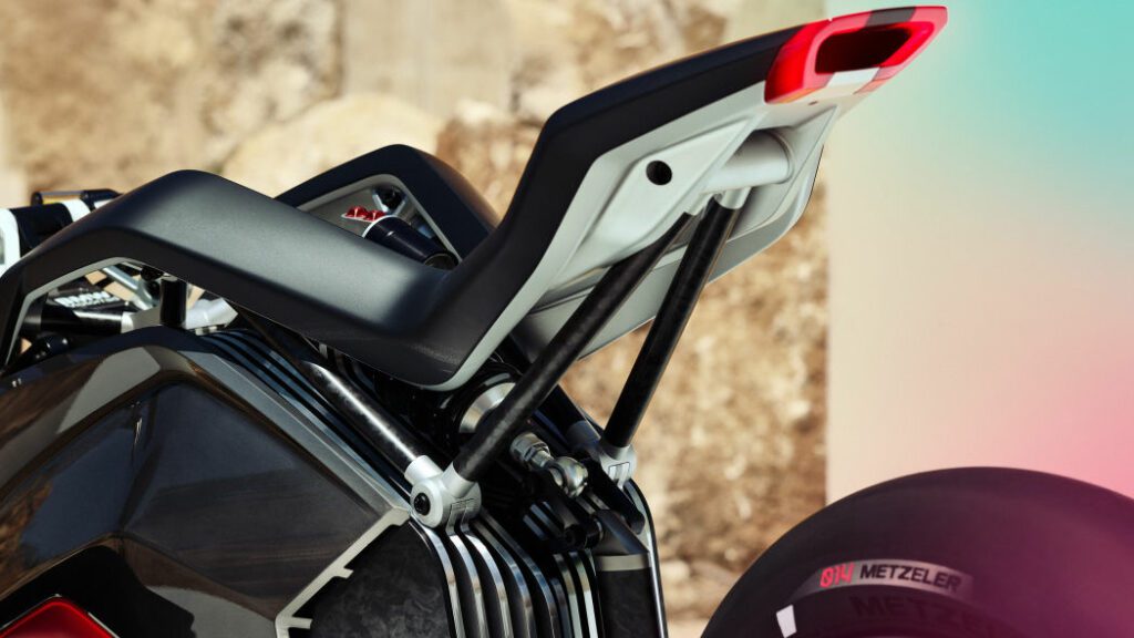 BMW представил концепт электрического мотоцикла Vision DC Roadster