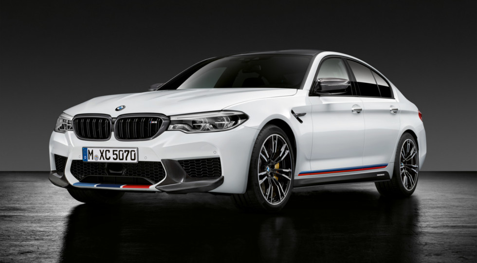BMW назвала цены на «заряженный» седан BMW M5 для России