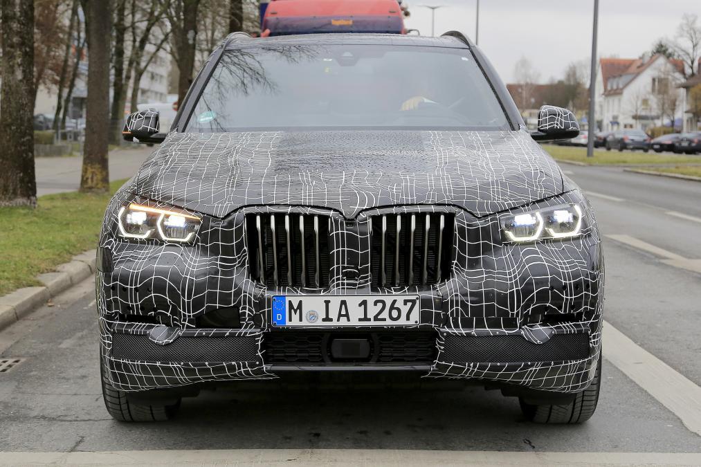 В Сети появились новые снимки нового поколения BMW X5