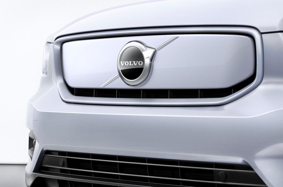 Volvo представил свой первый электрический кроссовер XC40 Recharge