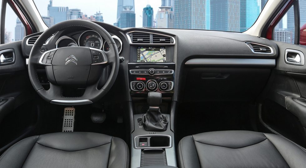 Компания Citroen показала обновленный седан Citroen C4