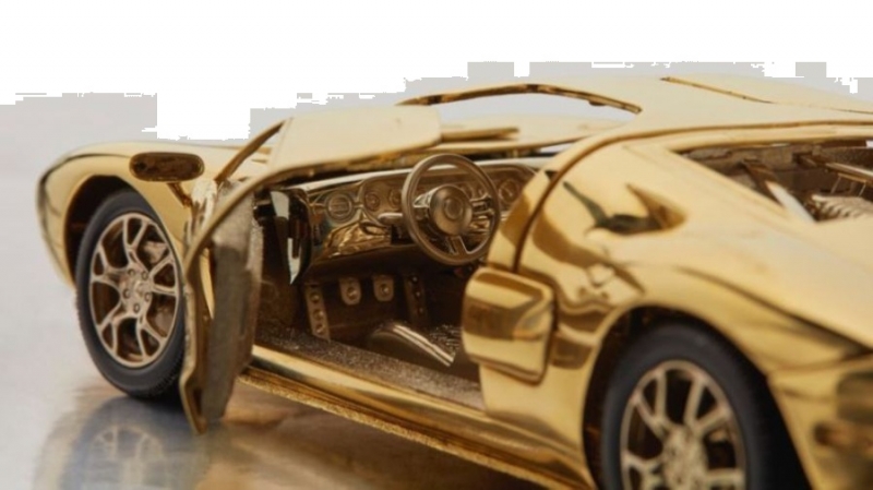 Копию спорткара Ford GT из золота продадут на аукционе