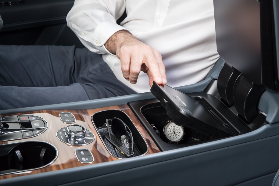Кроссовер Bentley Bentayga получил сканер отпечатков пальцев‍