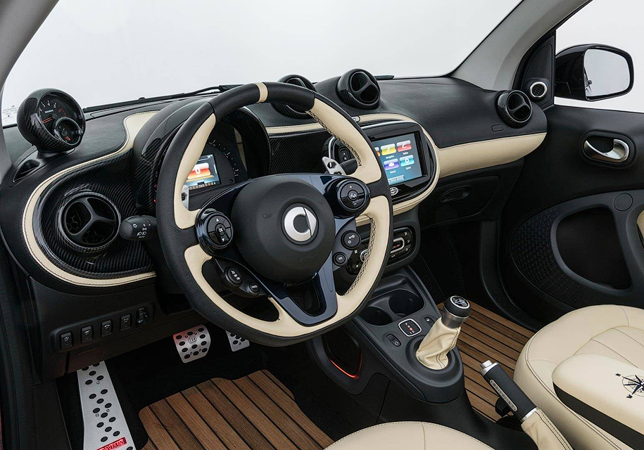 Тюнинг-ателье Brabus сделало Smart по цене Mercedes-AMG C43