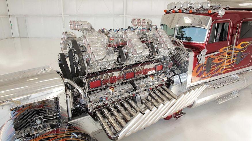 3500-сильный тягач с 27,9-литровым двигателем показали в Сети