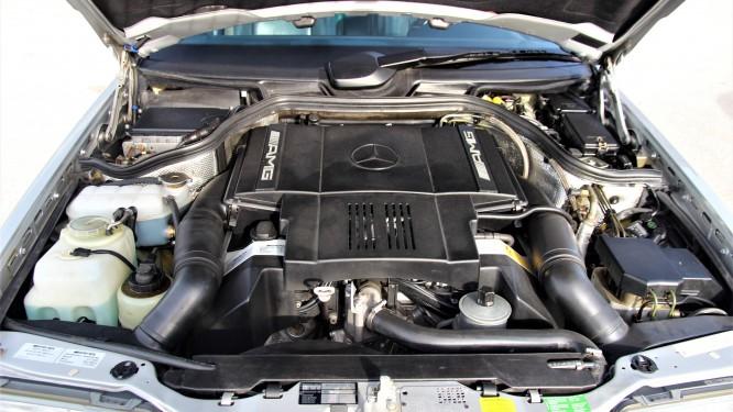 «Заряженный» седан Mercedes-Benz E 60 AMG (W124) выставлен на продажу