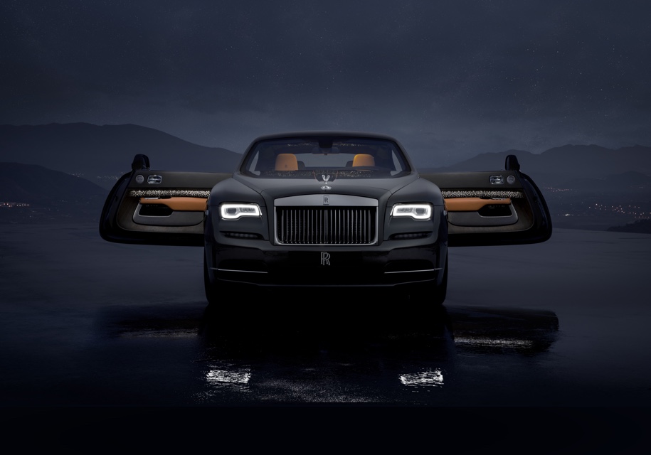В салоне Rolls-Royce Wraith появились «падающие звезды» и стальная ткань