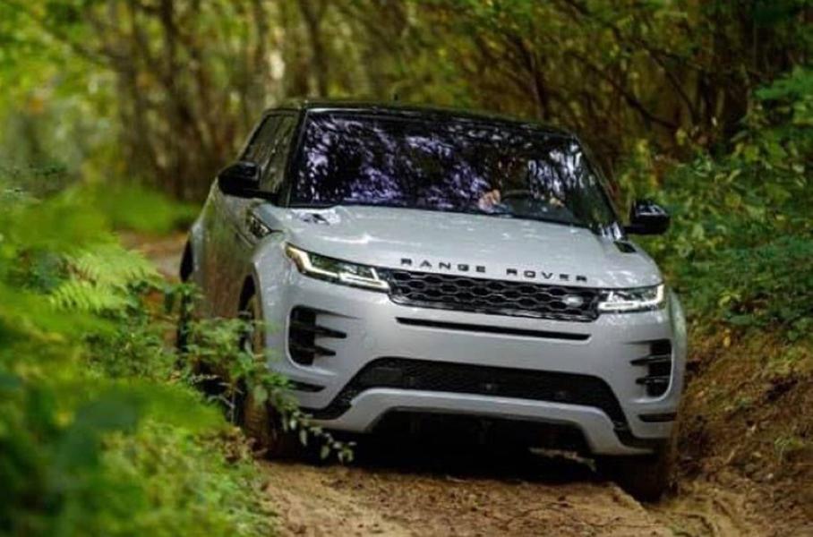В Сети появились первые фотографии нового поколения Range Rover Evoque