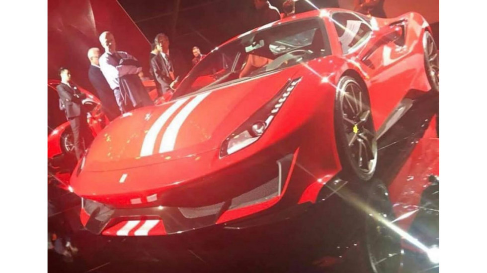Первые снимки "заряженного" гиперкара Ferrari 488 GTO появились в Сети