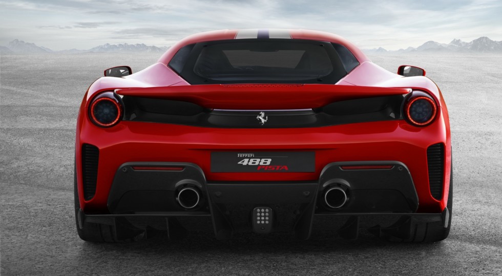 Ferrari показала новый суперкар Ferrari 488 Pista на первом видео
