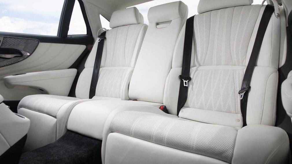 Lexus LS получил лимитированную версию LS Inspiration Series