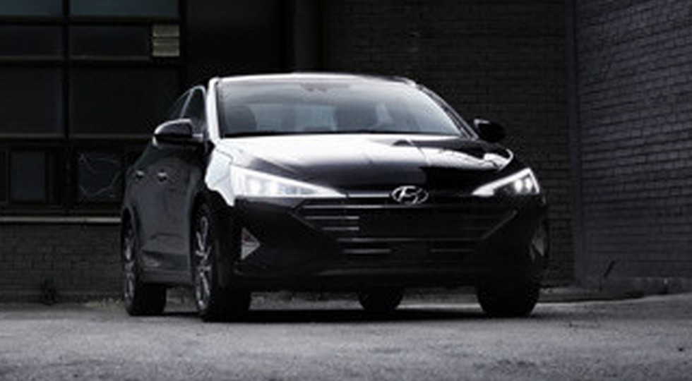 Обновленный седан Hyundai Elantra показали на «рекламных» фото