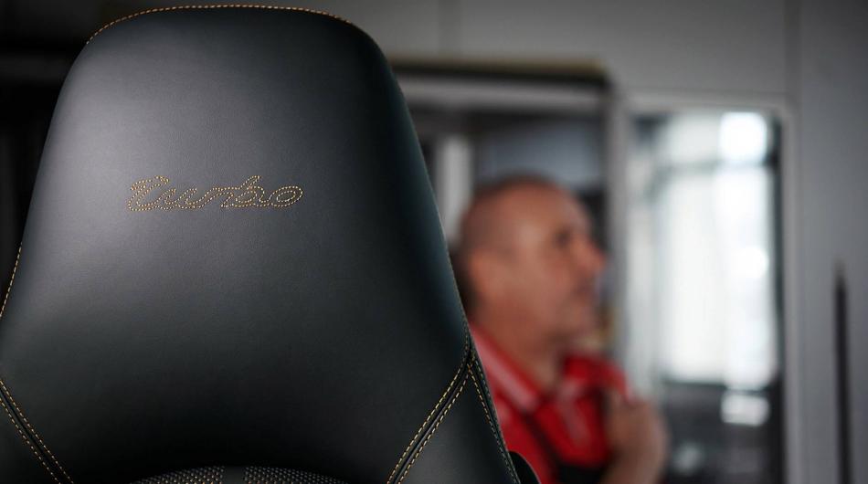 Уникальный спорткар Porsche 911 Project Gold продали за 205 млн рублей