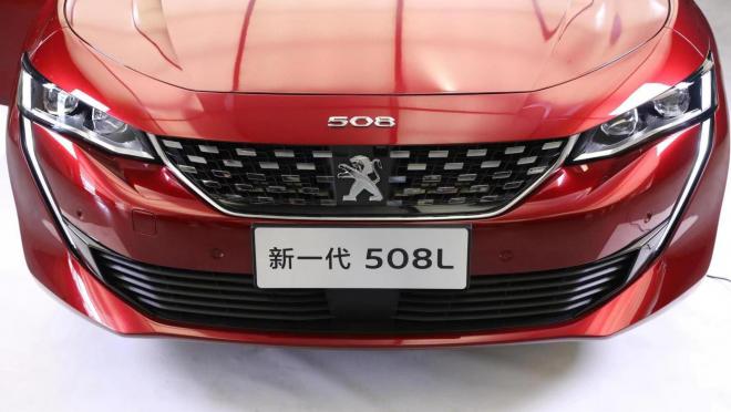 Компания Peugeot для Китая выпустила удлиненный седан 508