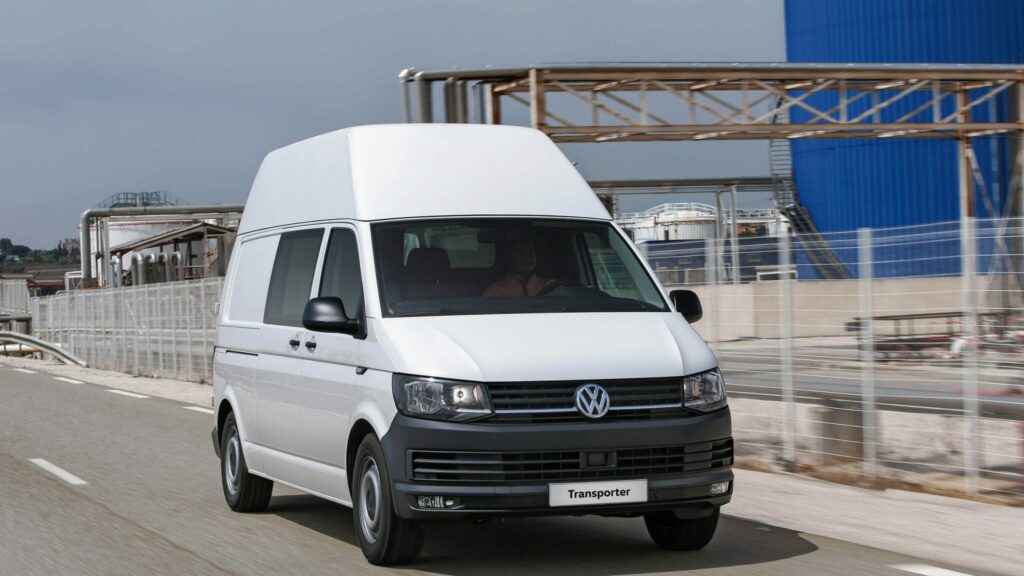 Volkswagen анонсировал продажи Transporter Kasten AllCity в РФ