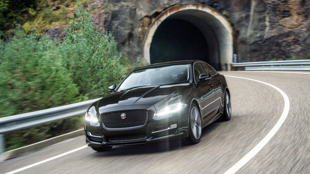 Jaguar в начале лета прекратит производство седана Jaguar XJ