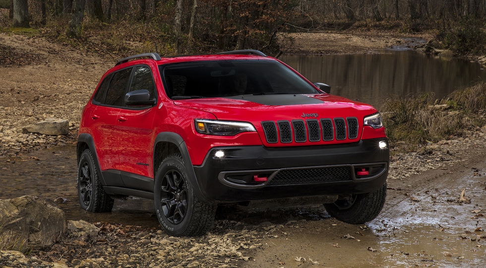 Стоимость нового внедорожника Jeep Cherokee 2019 составила $25 тысяч